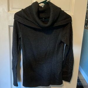 GAP turtle neck sweater